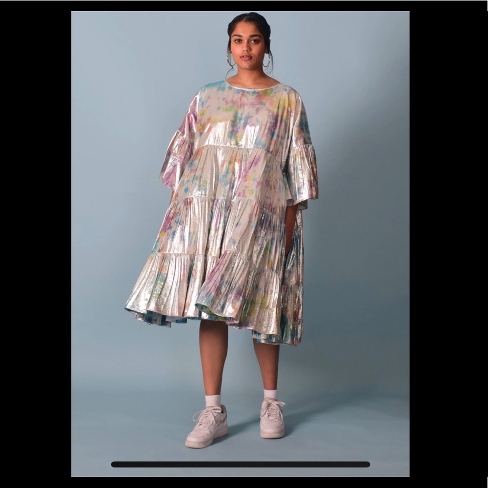 Not Black Nor White - Shimma Tier Dress